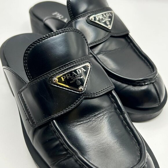 PRADA - Picture 6 of 6